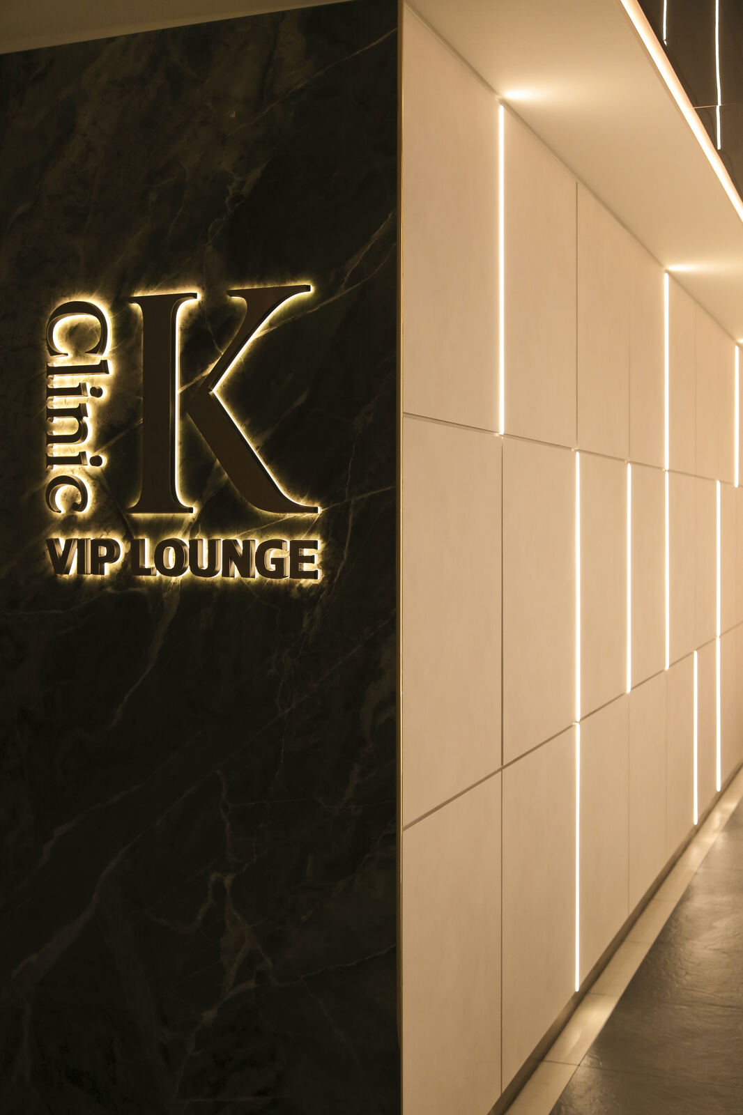 Clinic K 골드 조명
