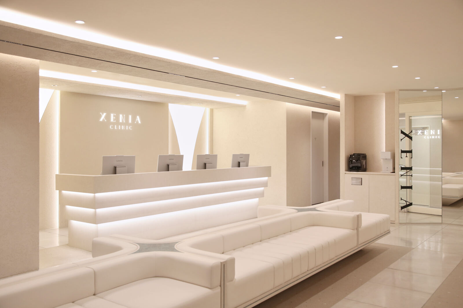 XENIA CLINIC 복도
